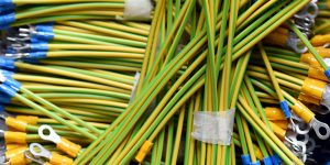 AMN_BLOG_HEADER_ARNESES-ELECTRICOS-IMPORTANCIA-INDUSTRIA-MODERNA